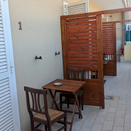 Serena Πανσιόν Casapulla